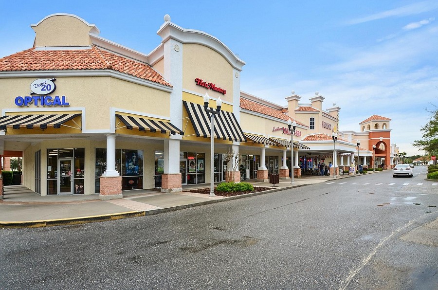 Bella Piazza local shops