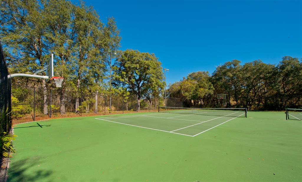 Emerald Island Resort Tennis and Basketball