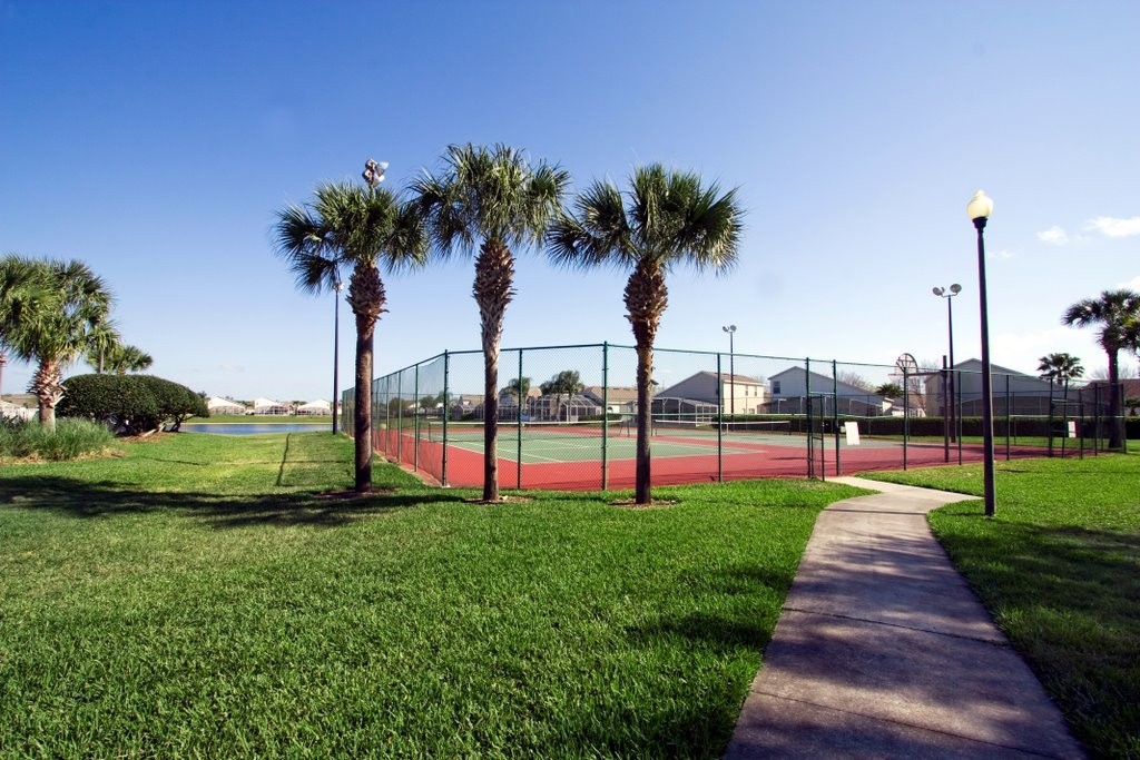 Hampton Lakes Tennis Courts