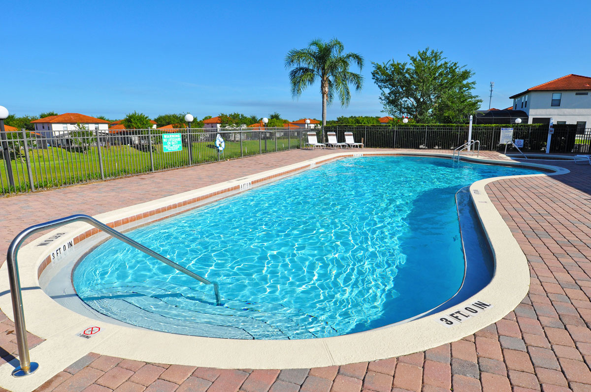 High Grove Community Swimming Pool