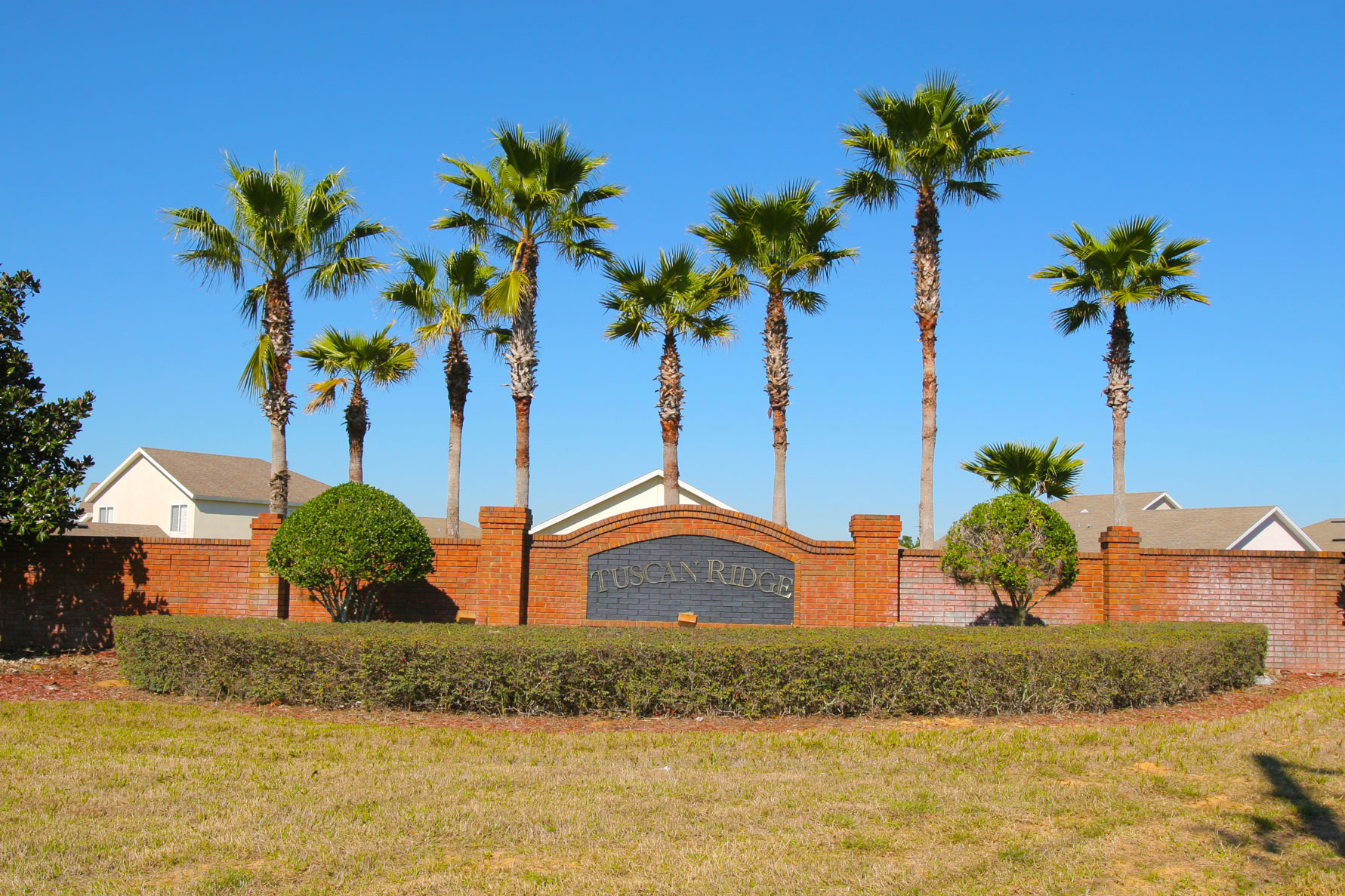 Tuscan Ridge Davenport Entrance